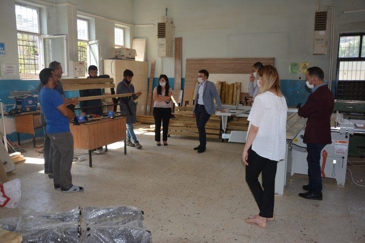 Güroymak meslek lisesi öğrencileri hem üretiyor hem de harçlıklarını kazanıyor G4