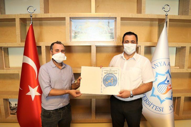 Rektör Kalan’dan hekimlere sertifika G4