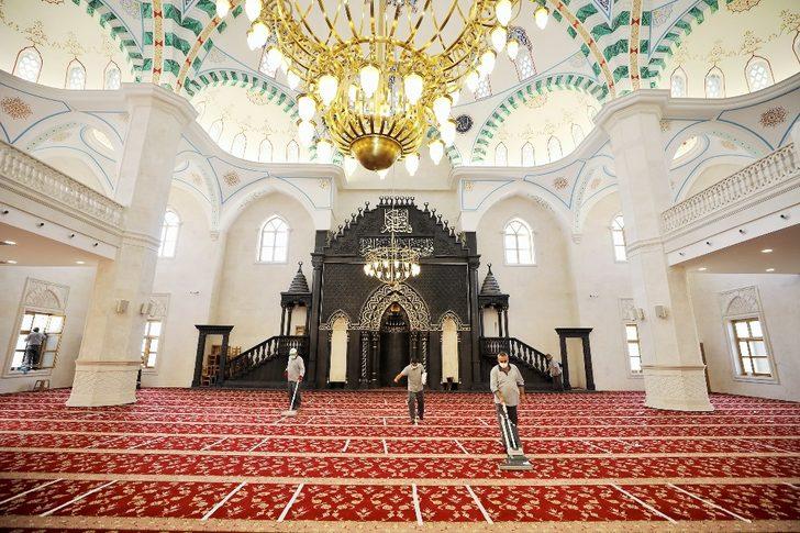 Camiler temizlenip dezenfekte ediliyor G1