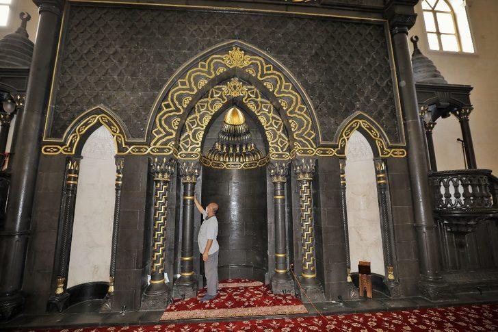 Camiler temizlenip dezenfekte ediliyor G3