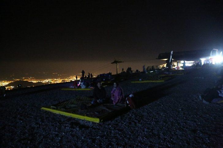 Kayserililer meteor yağmurunu Erciyes’te izledi G4