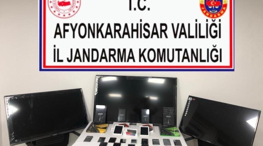 Irak ve Suriye&rsquo;den ka&ccedil;ak getirilen televizyon ve telefonları jandarma yakaladı