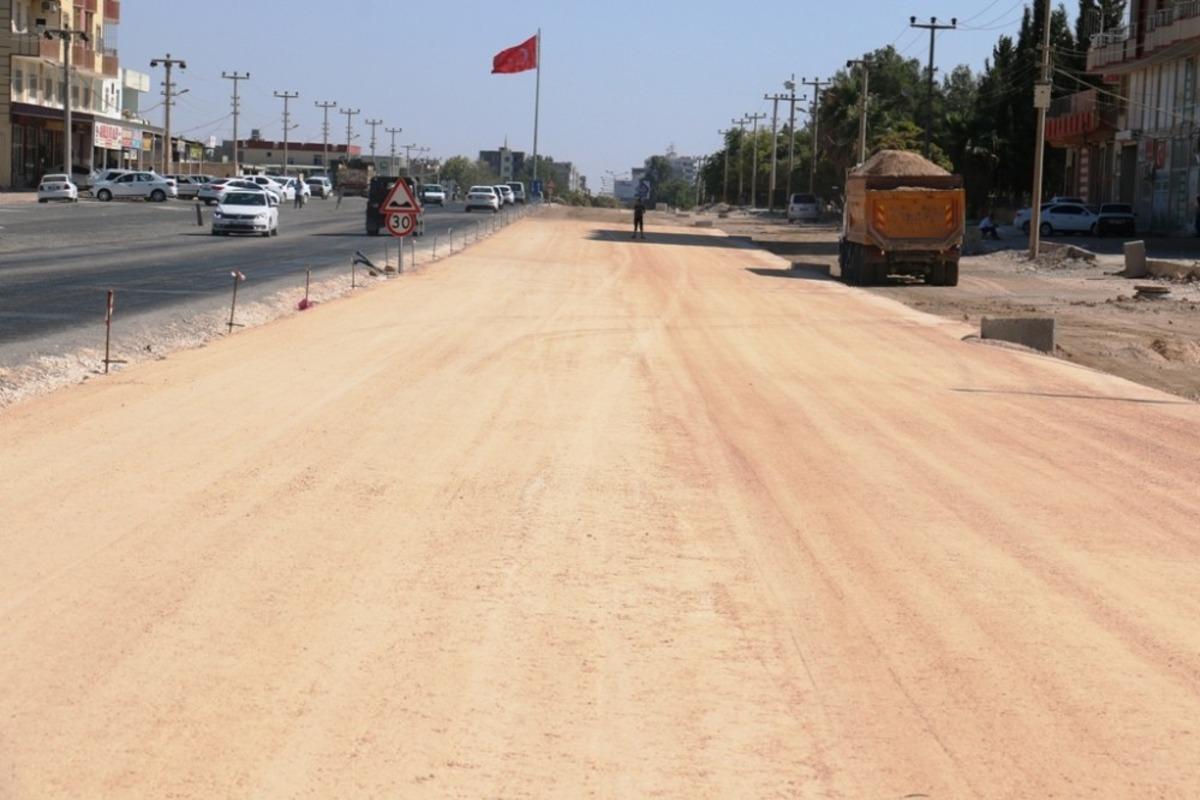 Şanlıurfa&rsquo; Ak&ccedil;akale yolunda stabilize yol &ccedil;alışması tamamlandı