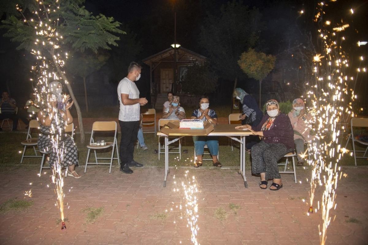 B&uuml;y&uuml;kşehir Belediyesi gen&ccedil;lik kampı, yaşlı vatandaşları ağırladı