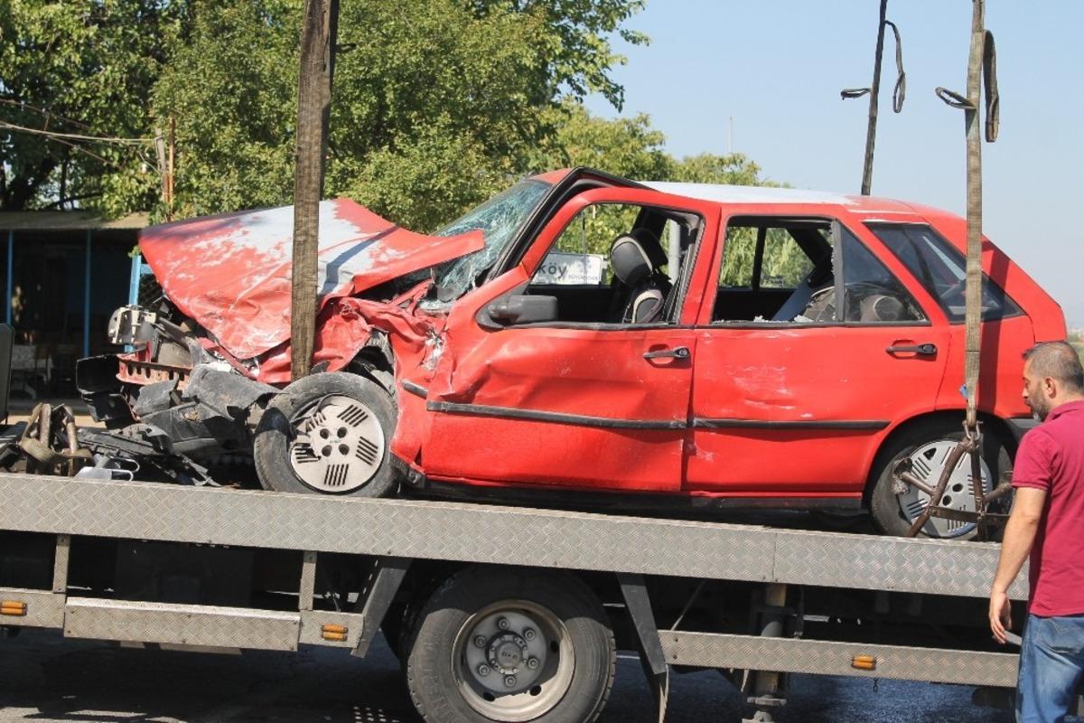 Efeler&rsquo;de kaza: 2 yaralı