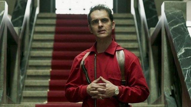 La Casa Del Papel'in Berlin'i Pedro Alonso sevgilisiyle dudak dudağa