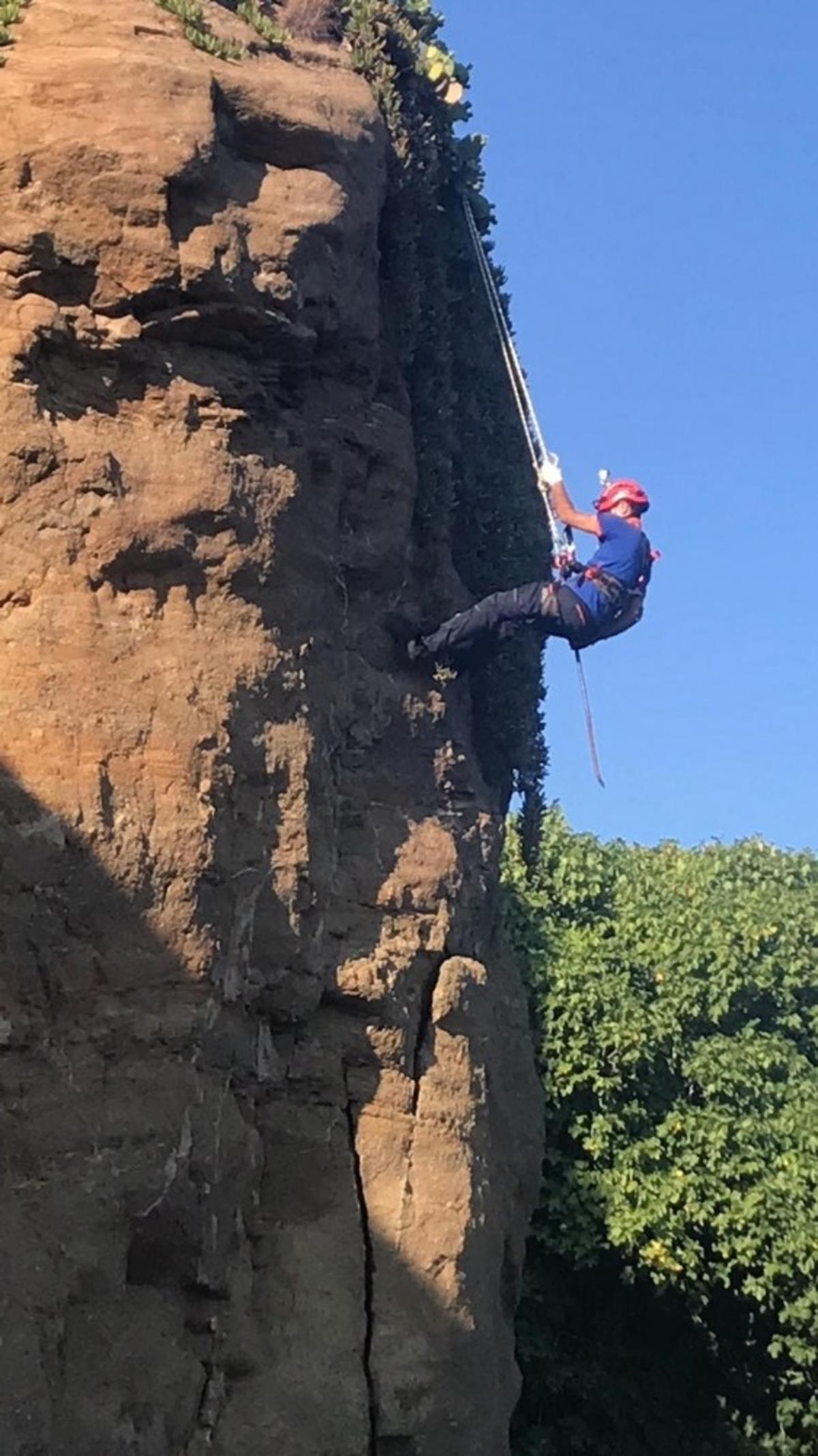 Plaj i&ccedil;in tehlike oluşturan kayalar kaldırıldı