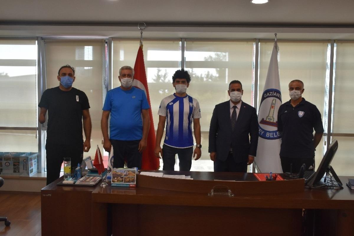 Şahinbey Ampute&rsquo;de barış telli yuvaya d&ouml;nd&uuml;