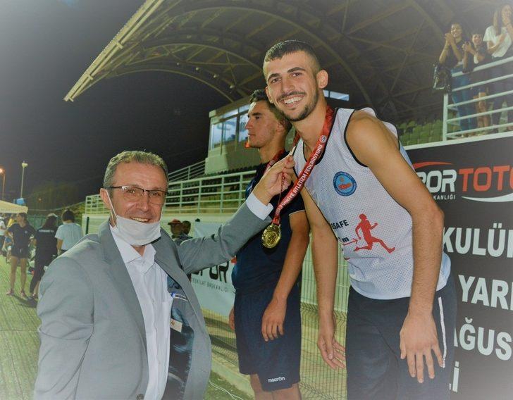 U-18 Atletizm Şöleninin şampiyonu Fenerbahçe oldu G3
