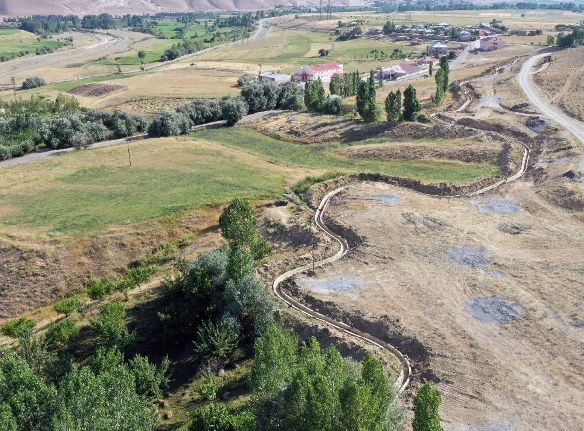 Bozyiğit&rsquo;in sulama kanalı hizmete sunuldu