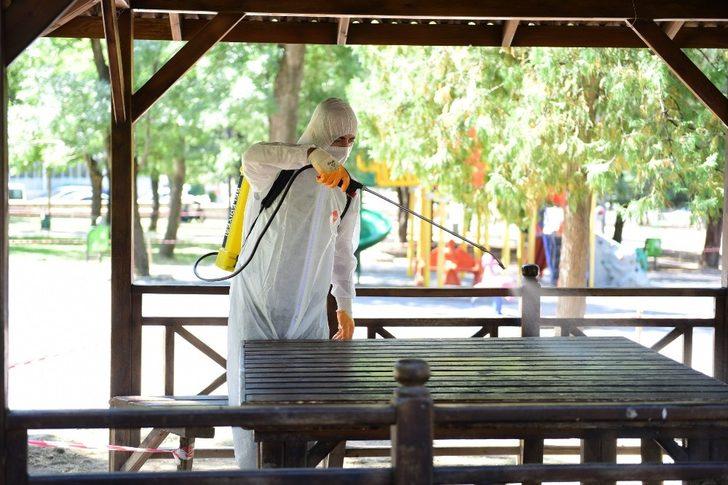 Çorum Belediyesi sosyal alanlar dezenfekte ediyor G3