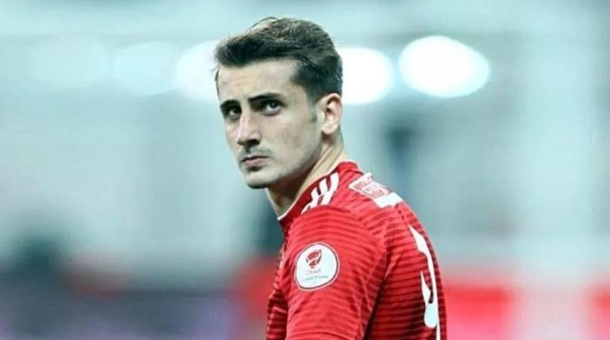 Kerem Akt&uuml;rkoğlu Galatasaray'da idmana &ccedil;ıktı! 