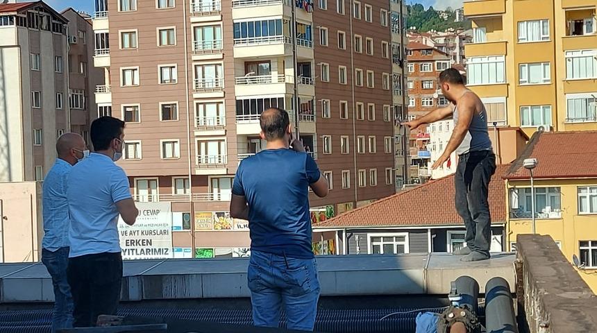 Kırmızı reçeteli ilaç verilmeyince intihara kalkıştı