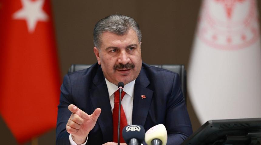 Bakan Koca böyle sitem etti: Covid-19 testi pozitif çıkan arkadaşına, geçmiş olsun ziyaretine giden var