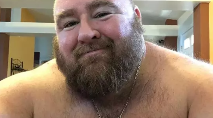 Takipçilerini memnun etmek için her gün 10 bin kalori alıyor