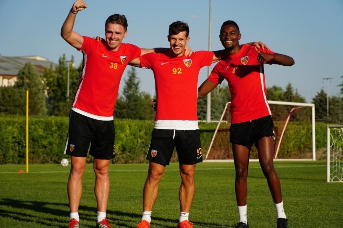 Kayserispor, yeni sezon hazırlıklarını s&uuml;rd&uuml;r&uuml;yor