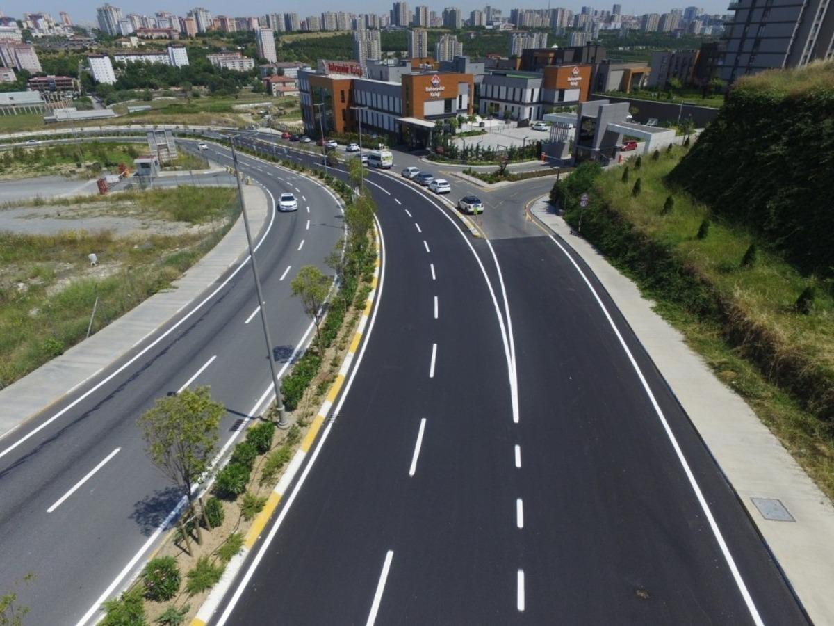 K&uuml;&ccedil;&uuml;k&ccedil;ekmece&rsquo;ye 1 yılda 61 bin ton asfaltlama yapıldı