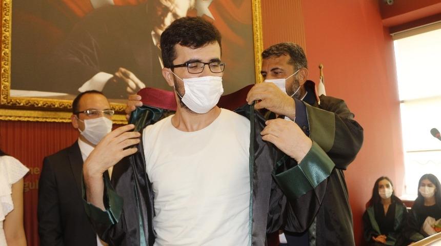 Mersin&rsquo;de 11 stajyer avukat yemin edip c&uuml;bbe giydi