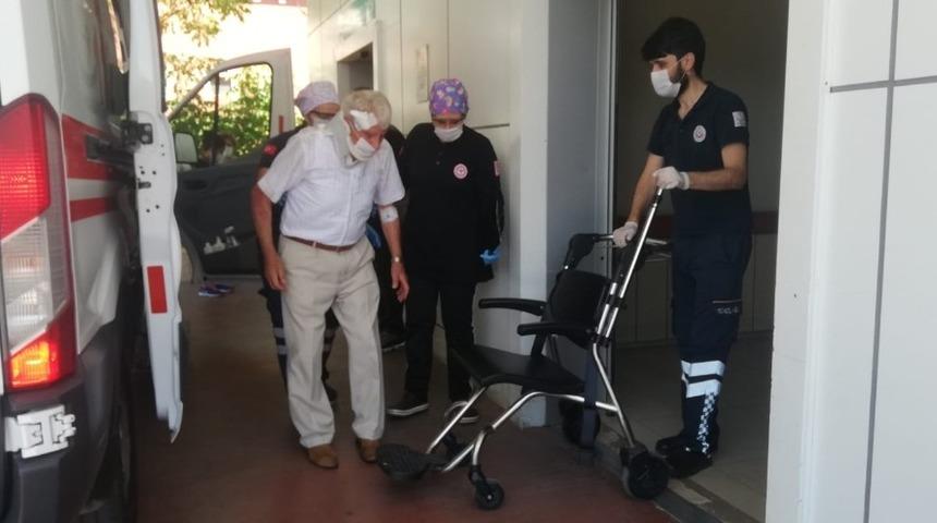 Otomobilin &ccedil;arptığı vatandaş yaralandı