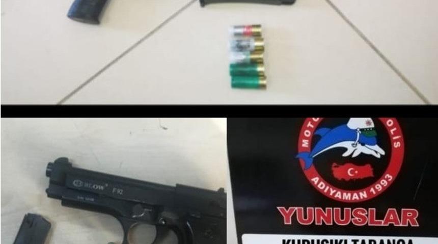 D&uuml;ğ&uuml;nlerde havaya ateş eden magandalar yakalandı