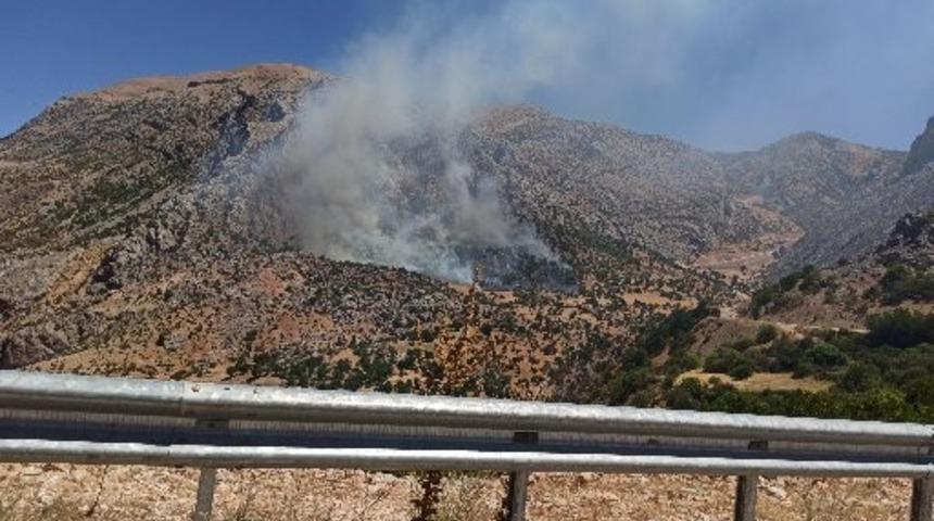 Adıyaman&rsquo;da ormanlık alanda korkutan yangın