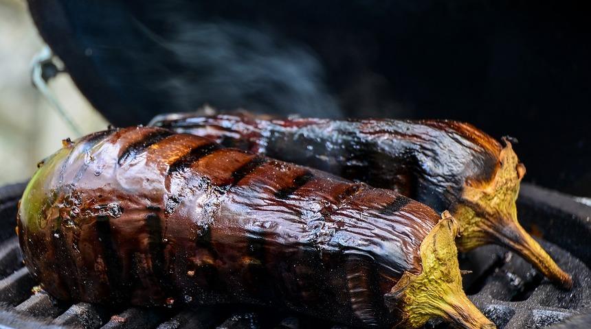 Bu patlıcanlı meze tarifleri sofranıza renk katacak! İşte 3 lezzetli tarif...