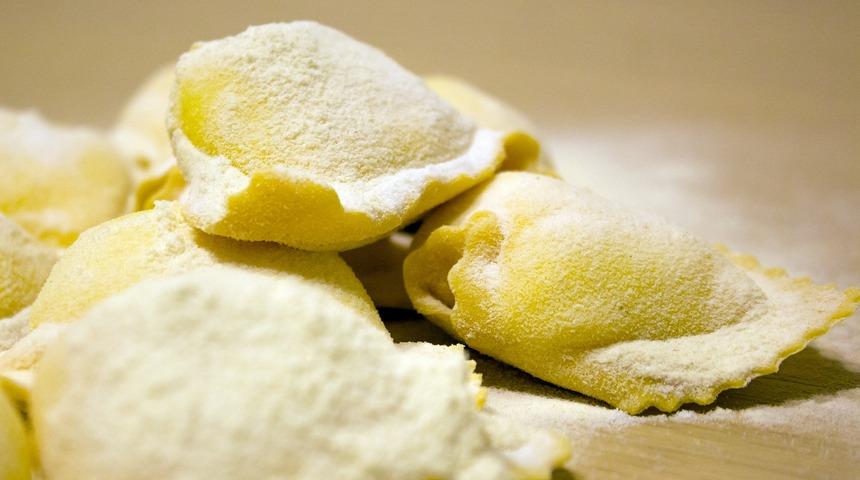 Yeni lezzetler tatmak isteyenler için kıymalıya alternatif 3 pratik sebzeli mantı tarifi!