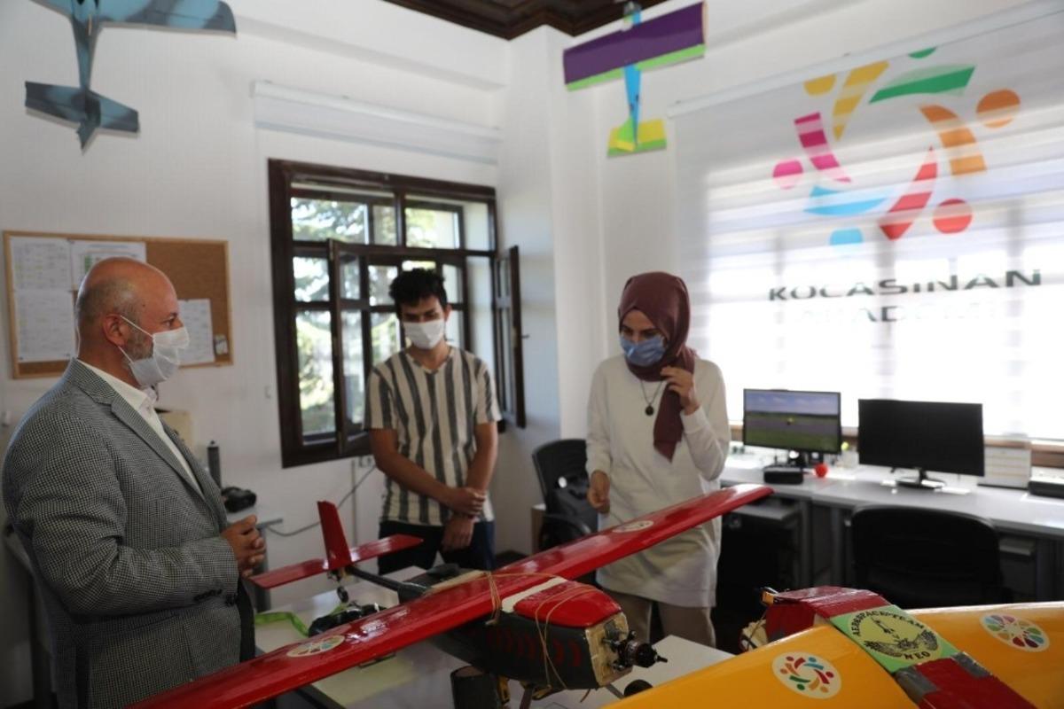 Kocasinan Gen&ccedil;lik Merkezi ile başarıya u&ccedil;uyorlar