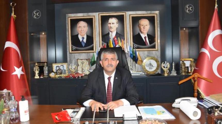 MHP'li Şahin'den İzmir Büyükşehir'in açtığı markete 'terör örgütü renkleri' tepkisi