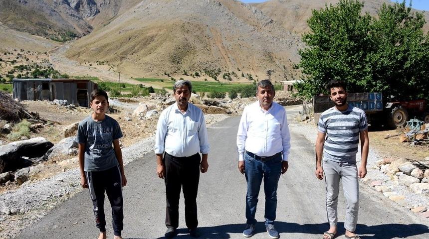 Çelikhan grup yolunu asfaltlanıyor