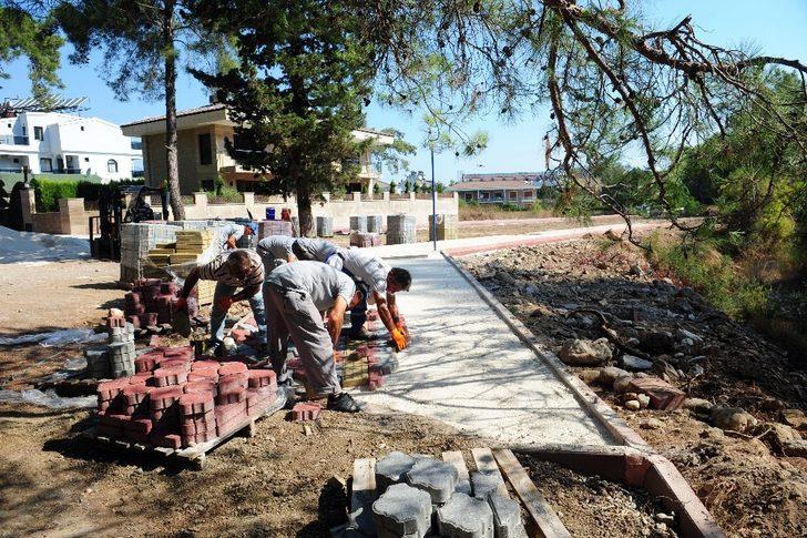 Kemer’de yol çalışmaları devam ediyor G1