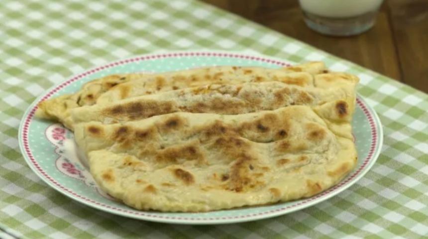 Mardin'in yöresel lezzeti sembüsek için pratik tarif! Hazırlaması çok kolay...