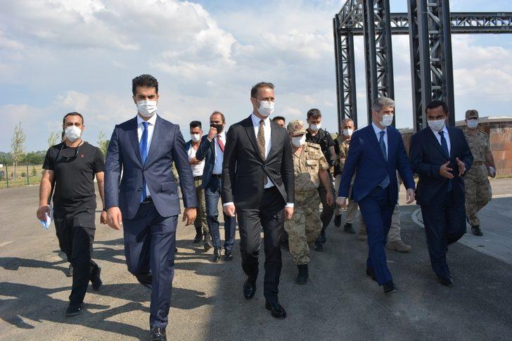 Bakan Yardımcıları ve Bilal Erdoğan Malazgirt’te G3