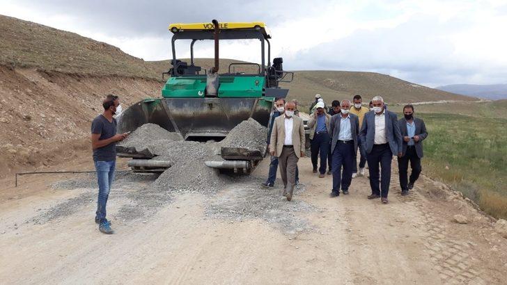 Başkan Ensari, ilçede devam eden asfalt yol yapım çalışmalarını yerinde inceledi G1