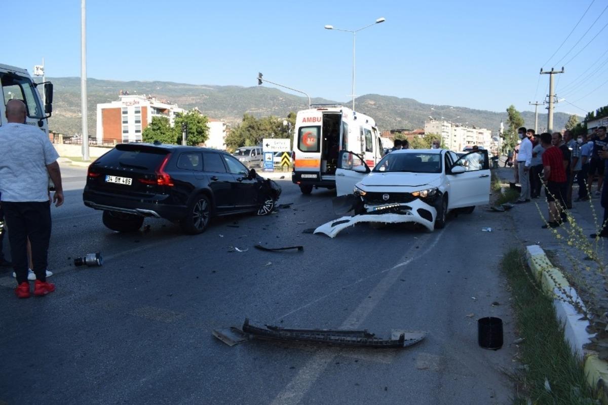 &Ccedil;ine&rsquo;de trafik kazası: 6 yaralı