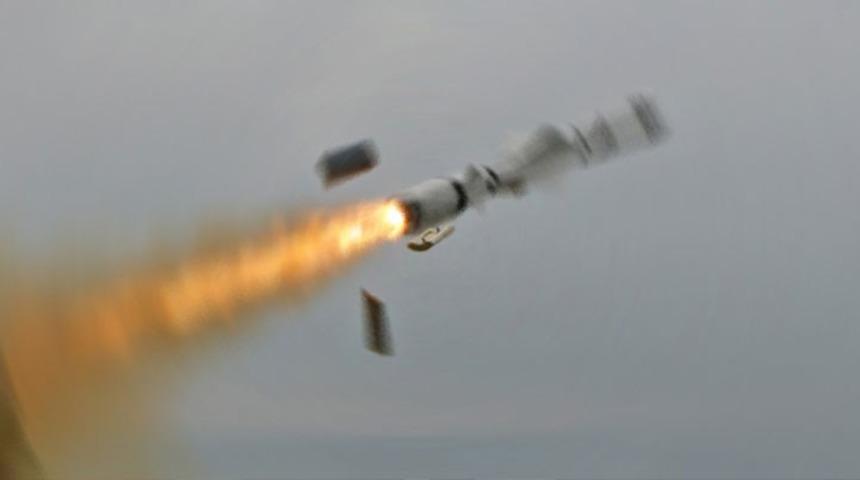 Bağdat Havalimanı’na roketli saldırı