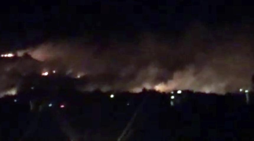 Yunanistan sınırında sıcak dakikalar! Alevler T&uuml;rkiye&rsquo;den g&ouml;r&uuml;l&uuml;yor