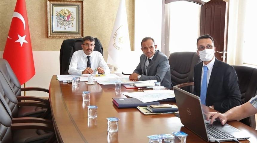 Vali &Ccedil;elik: &ldquo;Ekonomiyi ve zamanı iyi y&ouml;netmeliz&rdquo;