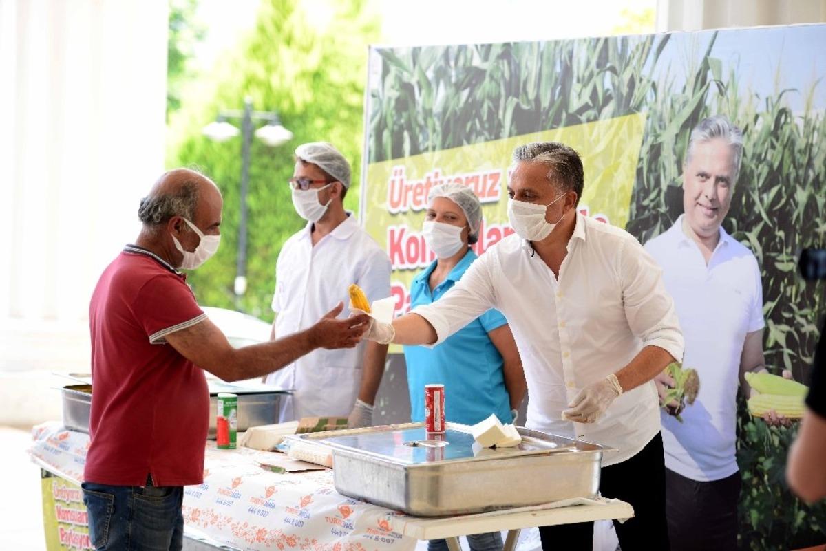 Muratpaşa&rsquo;da mısırlar men&uuml;ye eklendi