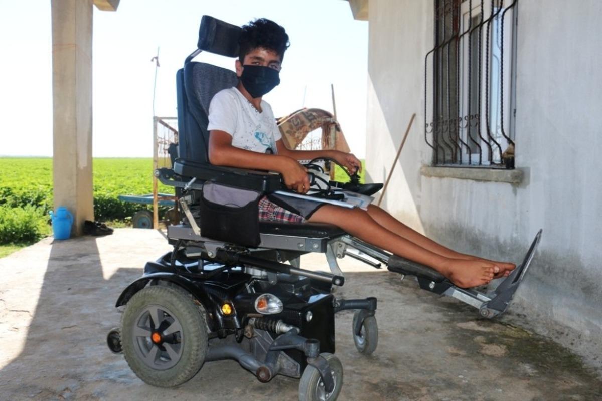 Engelli &ccedil;ocuğun ak&uuml;l&uuml; tekerlekli sandalye hayali ger&ccedil;ekleşti