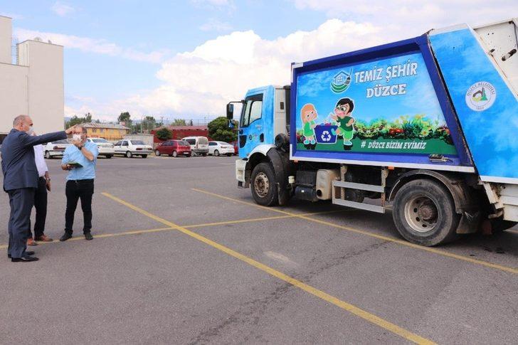 Başkan Özlü çöp kamyonlarında yapılan düzenlemeyi inceledi G3