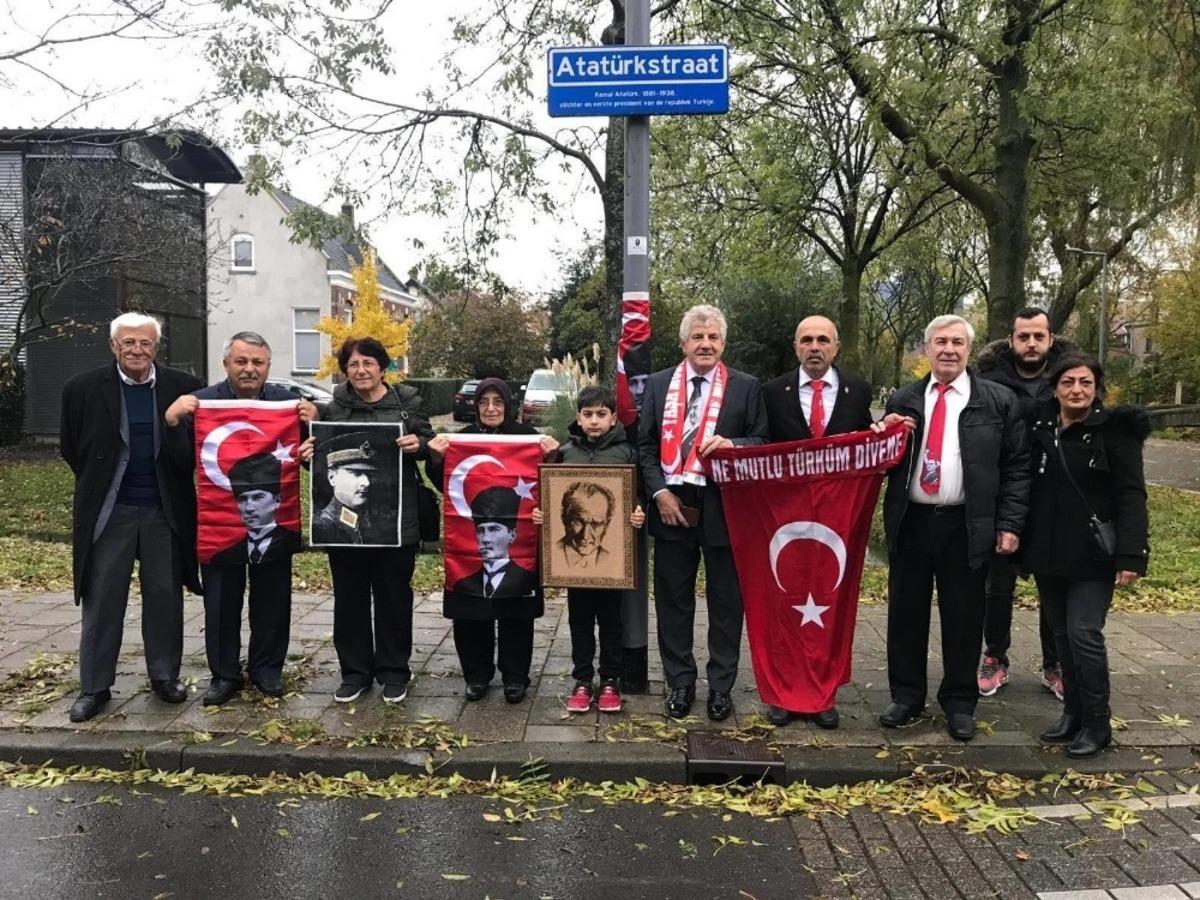 Gurbet&ccedil;iler vatan hasretini şiirle gidermeye &ccedil;alışıyor
