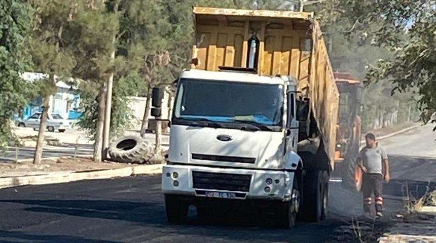 Samsat’ta şehir içi yollara beton asfalt döküldü