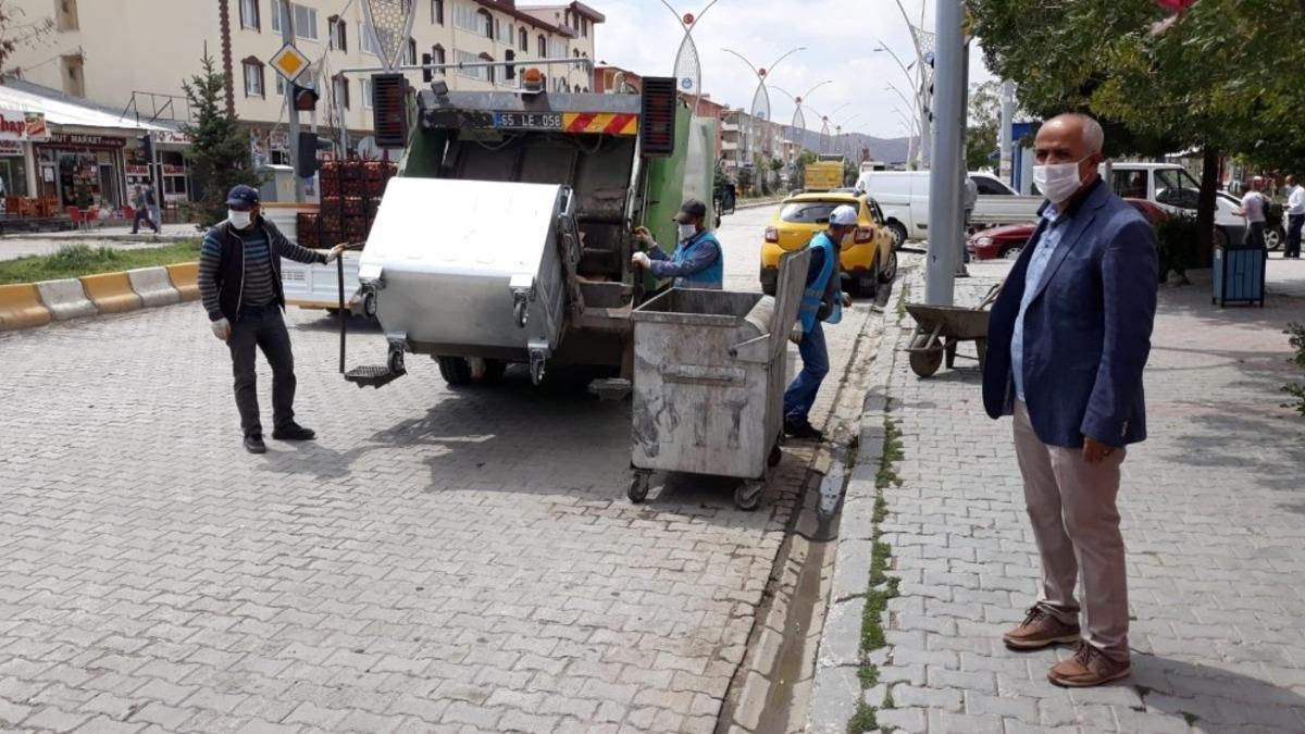 &Ccedil;aldıran&rsquo;da &ccedil;arşı merkezindeki bulunan &ccedil;&ouml;p konteyneri yenilendi