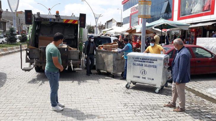 Çaldıran’da çarşı merkezindeki bulunan çöp konteyneri yenilendi G2