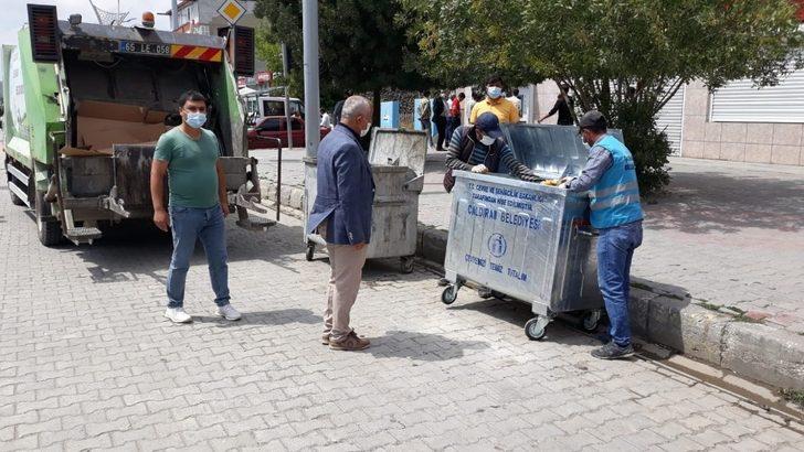 Çaldıran’da çarşı merkezindeki bulunan çöp konteyneri yenilendi G5