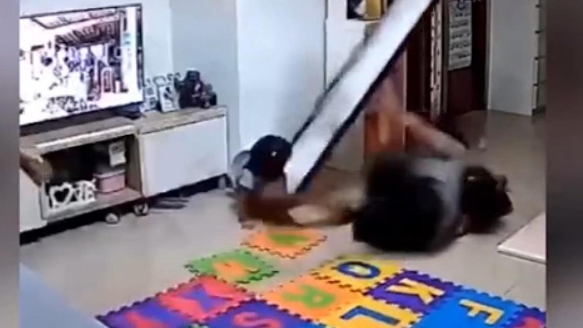 &Ccedil;inli &lsquo;s&uuml;per baba&rsquo; kızını &ouml;l&uuml;mden b&ouml;yle kurtardı