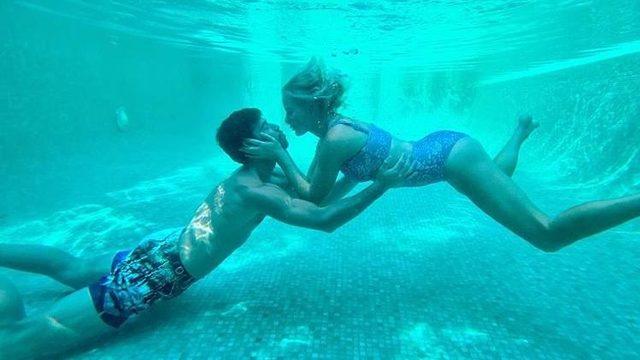 Caroline Stanbury genç sevgiliyle havada karada suda aşk!