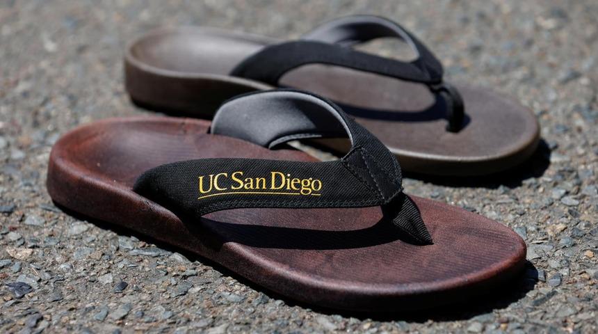 Deniz yosunundan parmak arası terlik &uuml;retildi