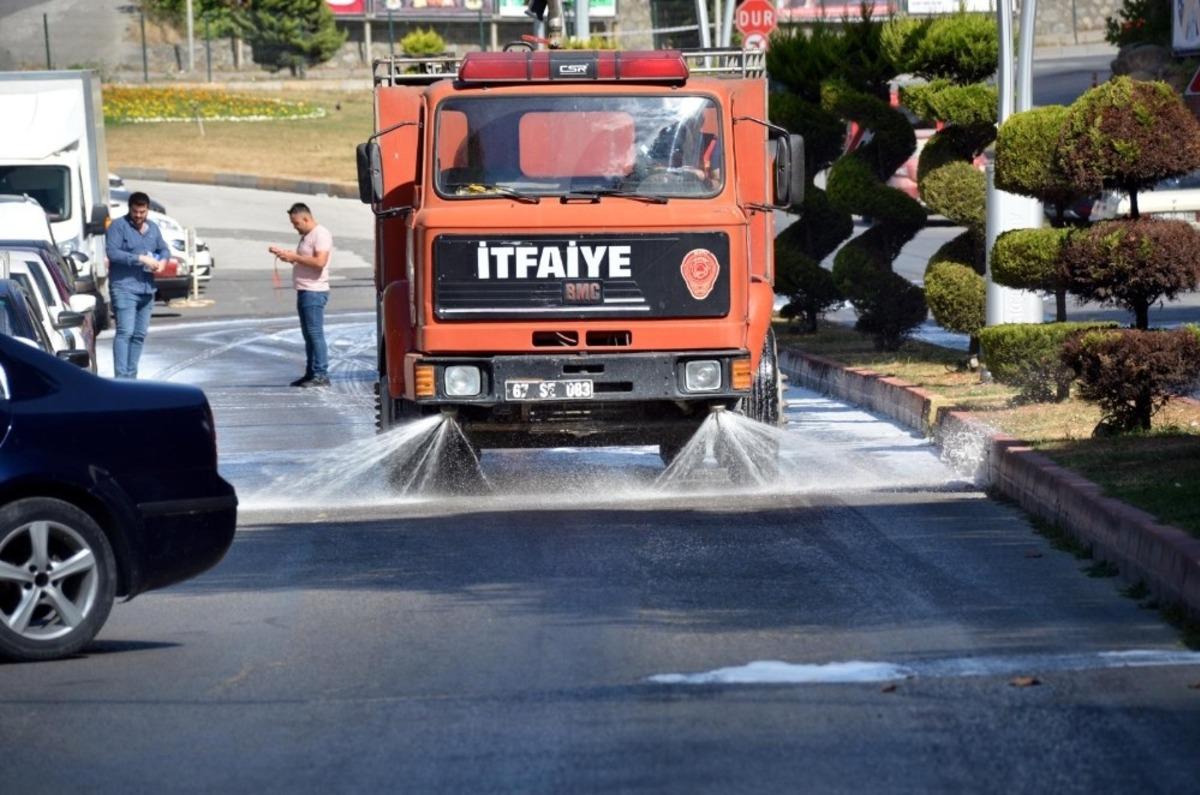 Cadde ve Sokaklar Dezenfekte ediliyor